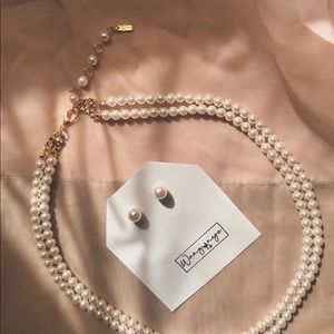 Pearl necklace and earring set